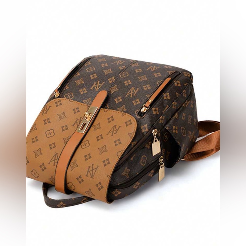 New Elegant Backpack - Picture 7 of 11